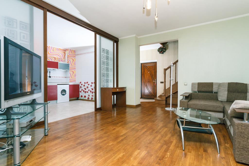 Two-Storey Apartment Near Iec Kiev Ngoại thất bức ảnh