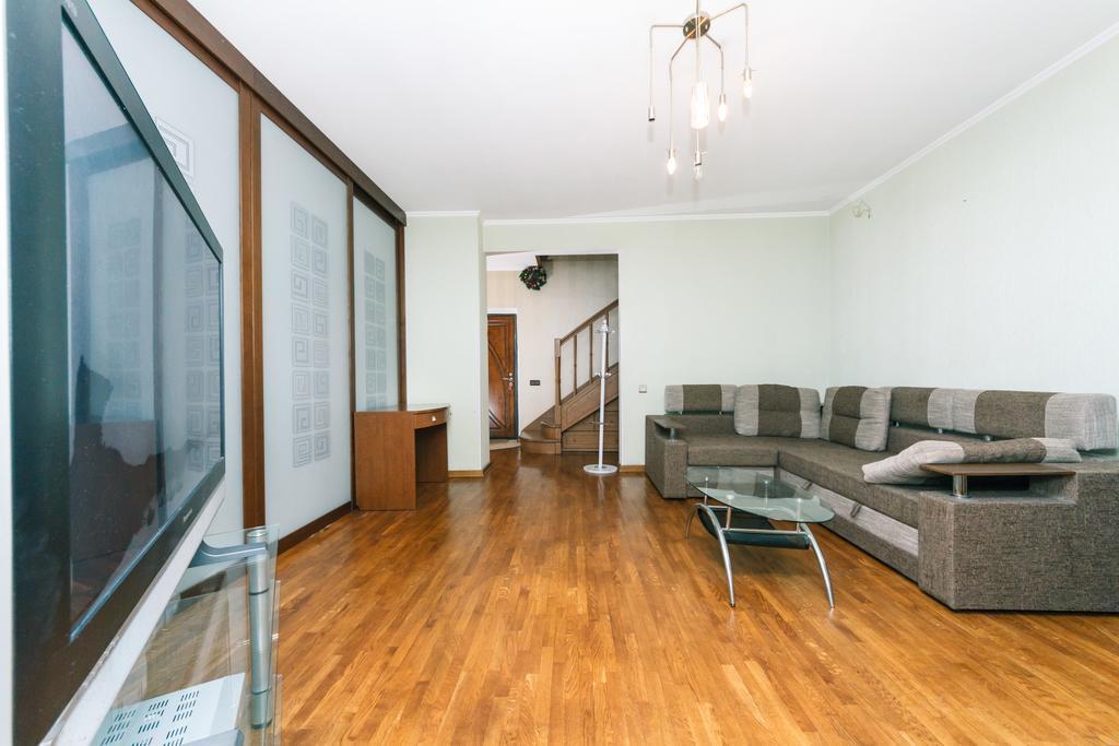 Two-Storey Apartment Near Iec Kiev Ngoại thất bức ảnh